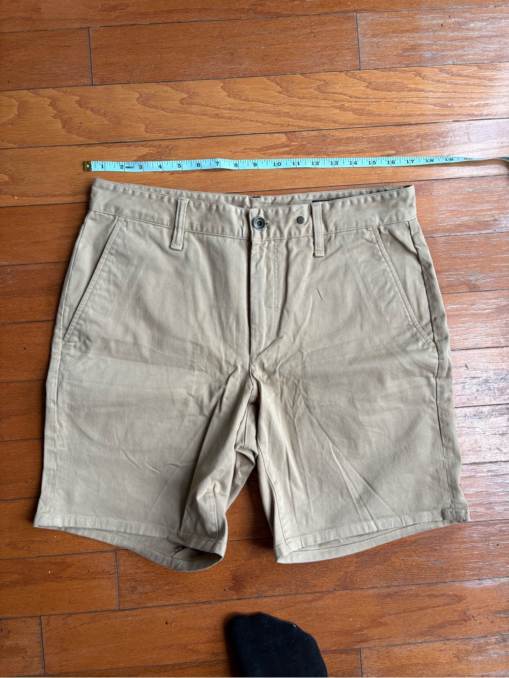 rag & bone Men's Tan Flat-Front Cotton Shorts